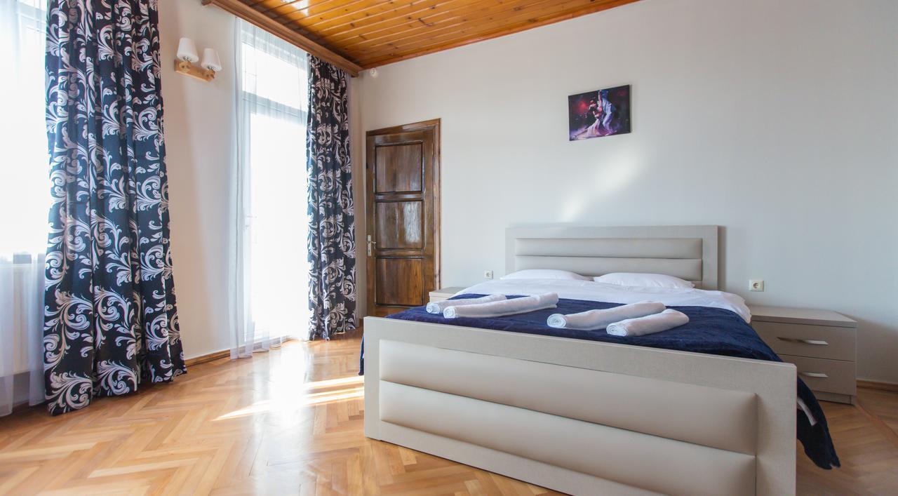 Hotel Cattaleya Batumi Kültér fotó