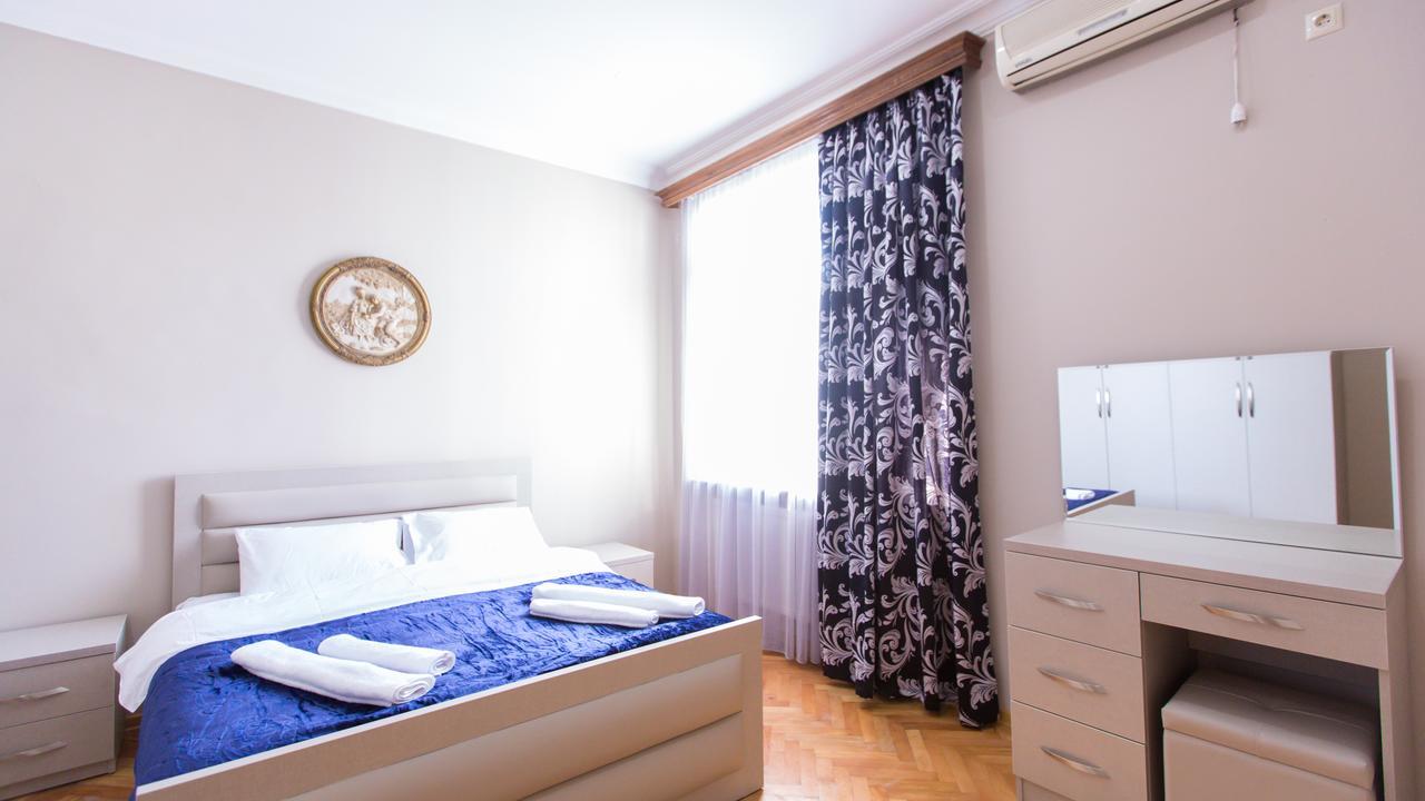 Hotel Cattaleya Batumi Kültér fotó