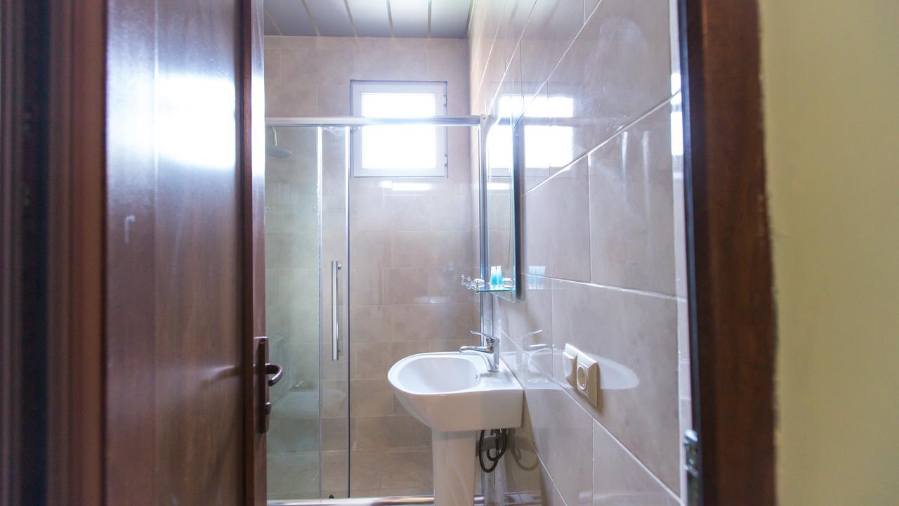 Hotel Cattaleya Batumi Kültér fotó