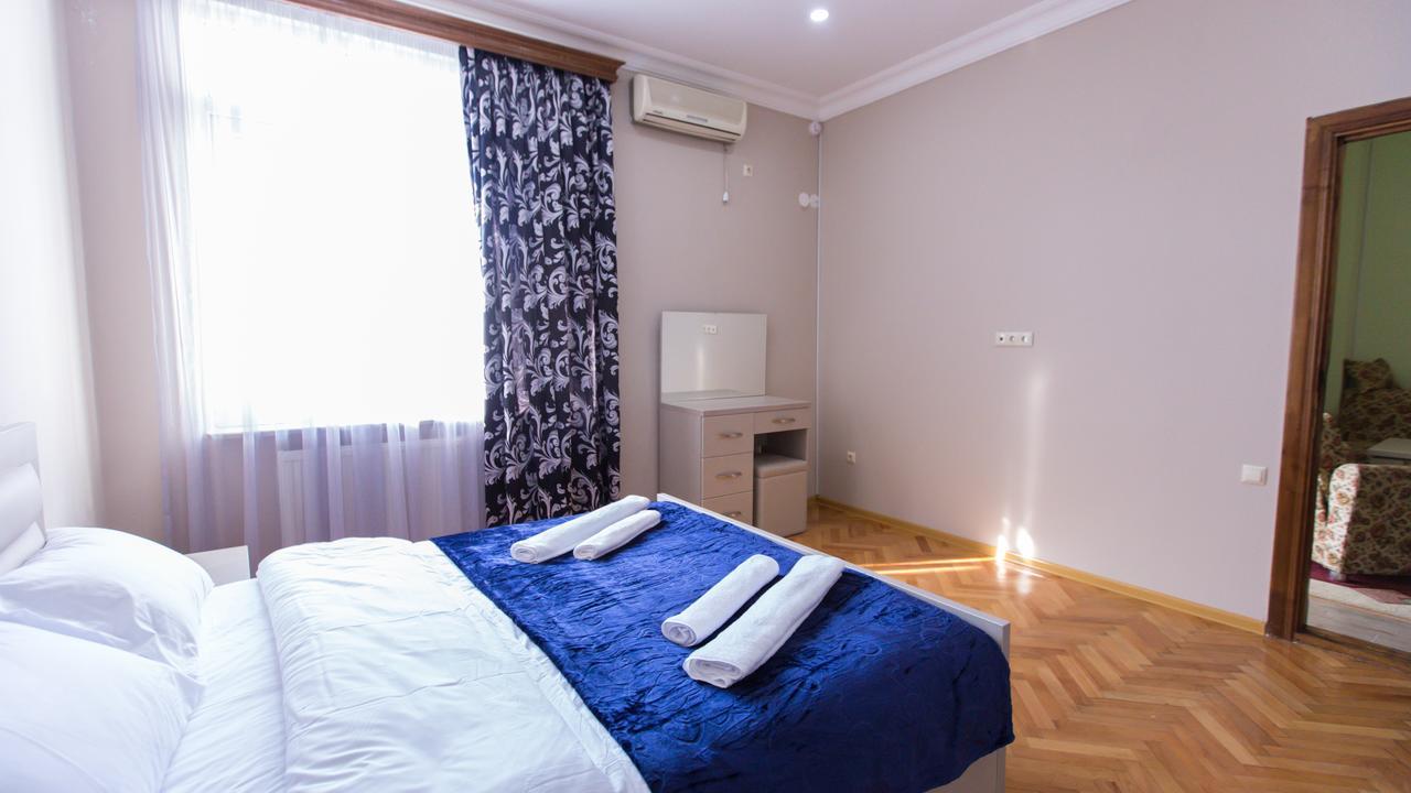 Hotel Cattaleya Batumi Kültér fotó
