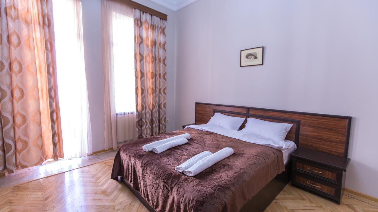 Hotel Cattaleya Batumi Kültér fotó