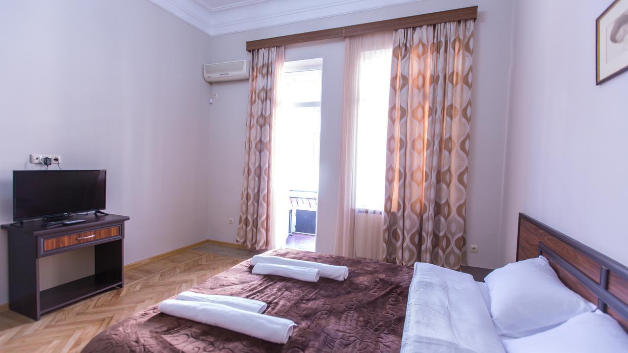 Hotel Cattaleya Batumi Kültér fotó